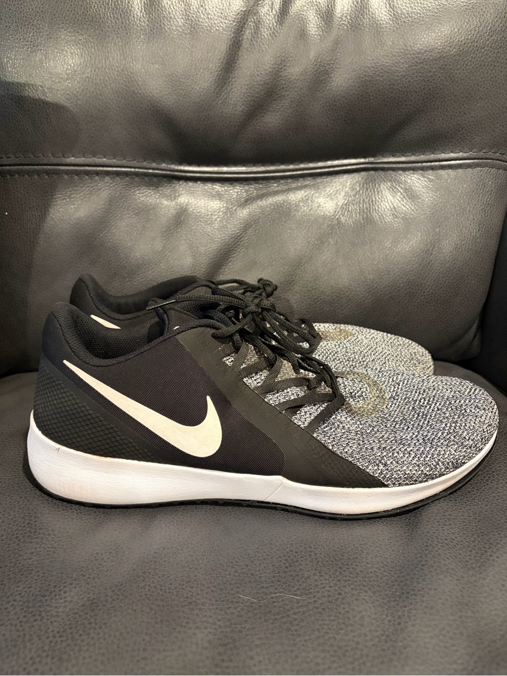 Nike Men’s Black and Gray Knit Athletic Shoes Size 15W